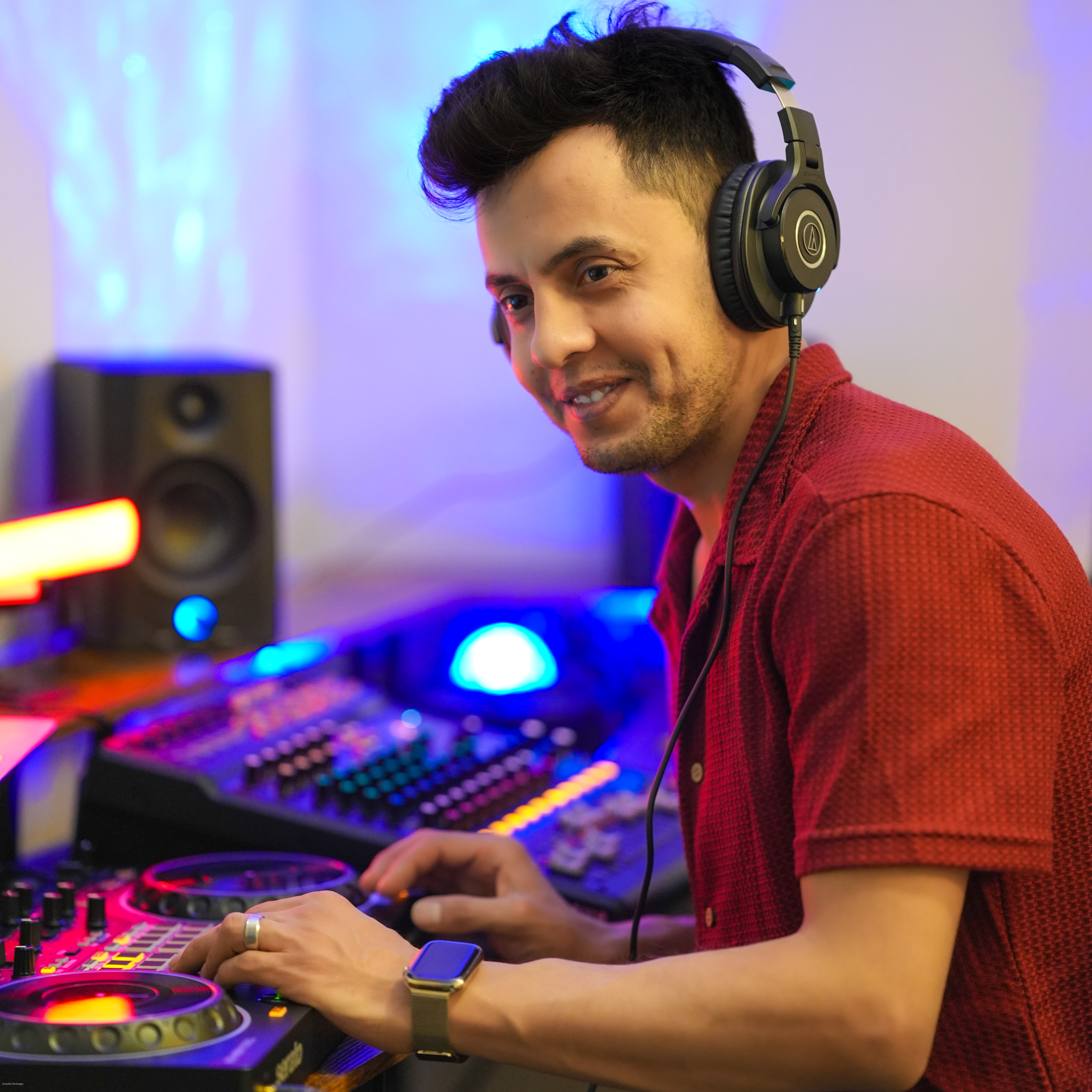 DJ & Live Singing